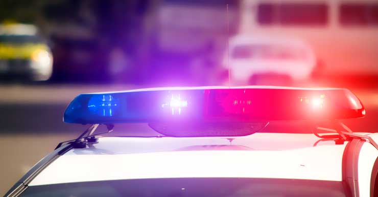 Mujer de Hialeah acusada de atacar a su novio con una botella de vidrio y luego limpiar la escena del crimen