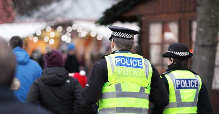 Mujer en condición estable tras ser herida en la pierna por bala perdida en Lauderhill