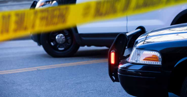 Mujer recibe un disparo en el brazo por parte de un agente durante una parada de tráfico en Fort Myers; condujo por sí misma al hospital