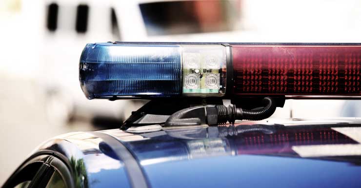 Accidente de atropello y fuga deja a dos personas en condición crítica