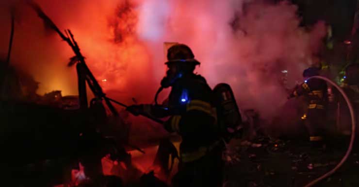 Bomberos del condado de Marion apagan incendio de una casa rodante en Fort McCoy