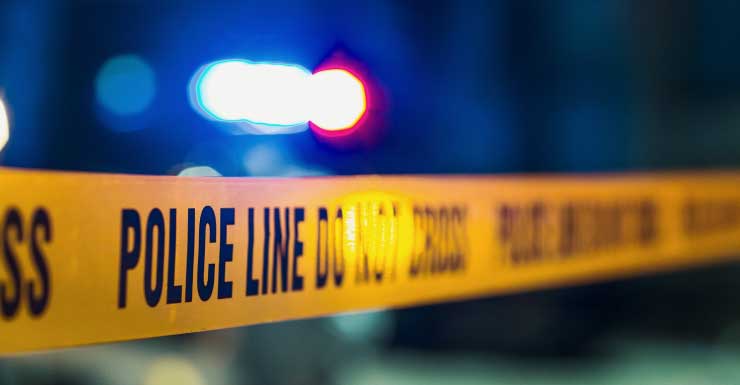 Buscan a joven de 18 años tras tiroteo que dejó dos adolescentes heridos durante transacción de drogas en Davenport, según agentes