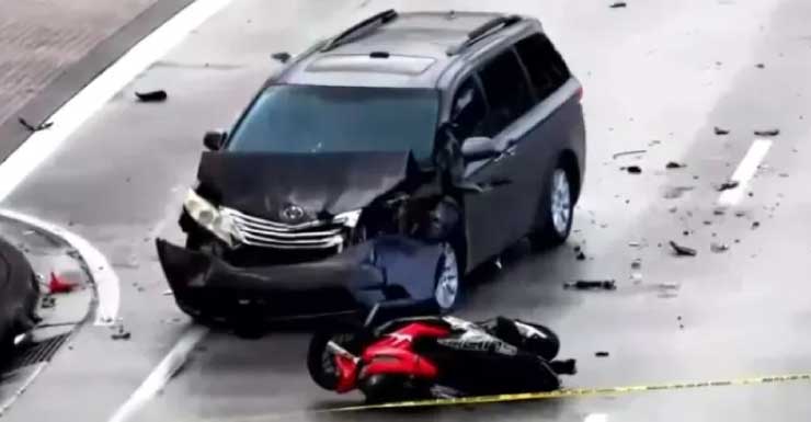 Choque entre motocicleta y SUV cierra carretera en Hallandale Beach