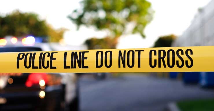 Hombre baleado en el cuello corre hasta la estación de policía de Stuart para pedir ayuda; sospechosa arrestada