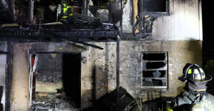 Incendio en edificio de apartamentos en Tampa HCFR