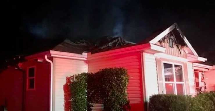 Línea de gas rota en el ático acelera incendio en una vivienda en The Villages