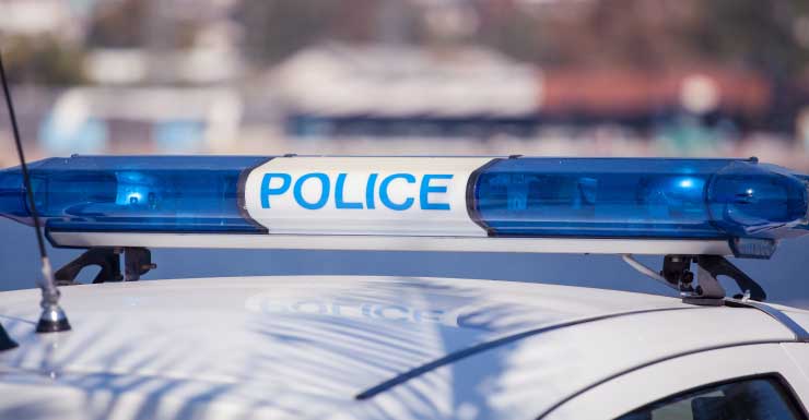 MDSO Mujer hospitalizada después de que un conductor chocara contra su vehículo y huyera de la escena