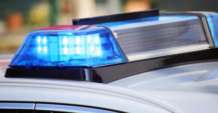 Mujer de Miami-Dade acusada de agredir a su hijo por disputa sobre tareas del hogar