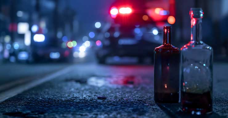 Persecución de vehículo robado por DUI termina en accidente en Fort Myers; Bebé hallado sin sujeción en SUV; 2 arrestadas