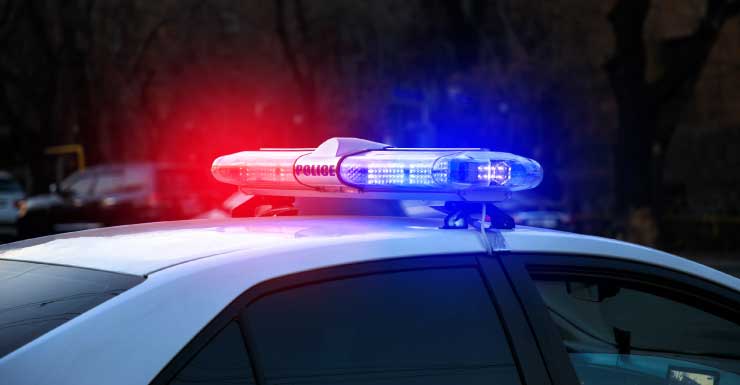 Policía de Titusville busca a conductor prófugo que sobrevivió a accidente que partió vehículo en dos