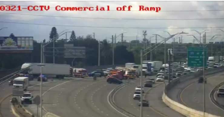 4 hospitalizados tras un accidente de múltiples vehículos en la I‑95 en Oakland Park; reabre la rampa de salida hacia Commercial Blvd.