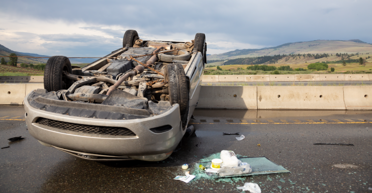 Adolescente ilesa tras volcar su auto mientras conducía a alta velocidad en intensa niebla FHP