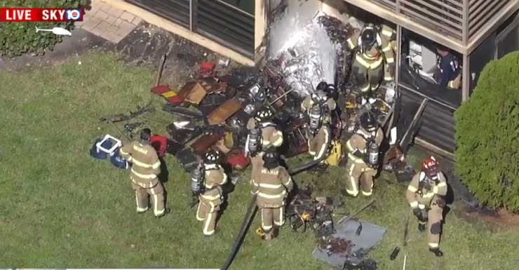 Chispas de incendio en el patio de un apartamento en Miramar; residentes atendidos por inhalación de humo