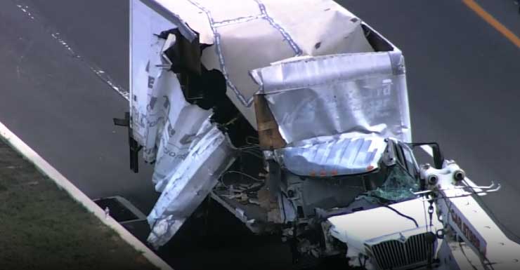 Choque múltiple que involucra a un camión de carga en el condado de Lake