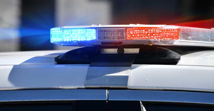 Conductora involucrada en choque y fuga es arrestada tras ser sorprendida inhalando óxido nitroso en Gainesville