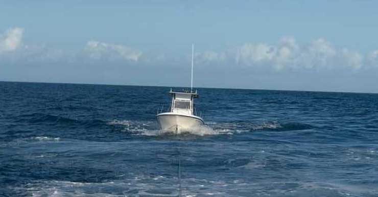 Guardia Costera de EE. UU. rescata a navegantes cerca de Port Canaveral tras volcar y averiarse sus embarcaciones