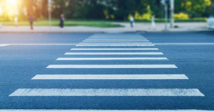 Hombre muere tras ser atropellado por dos vehículos en Cesery Boulevard, en Arlington