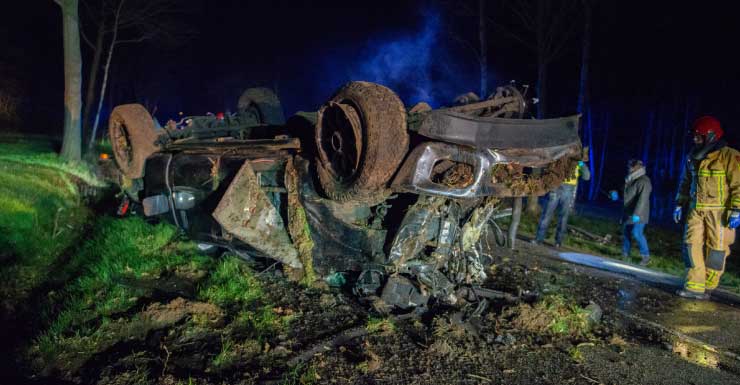 Hombre muere tras volcar su camión y chocar en el condado de Volusia