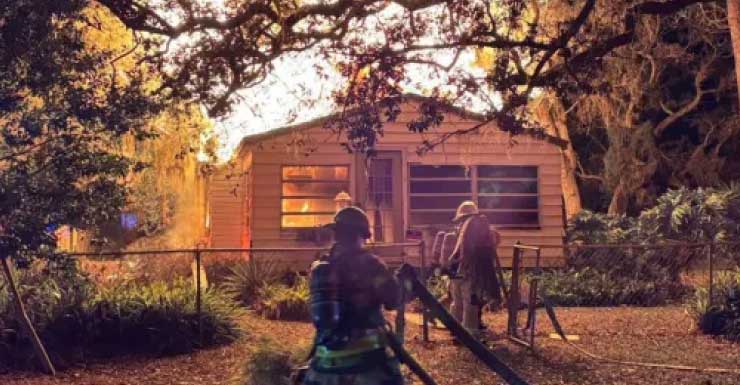 Incendio consume vivienda en Sulphur Springs