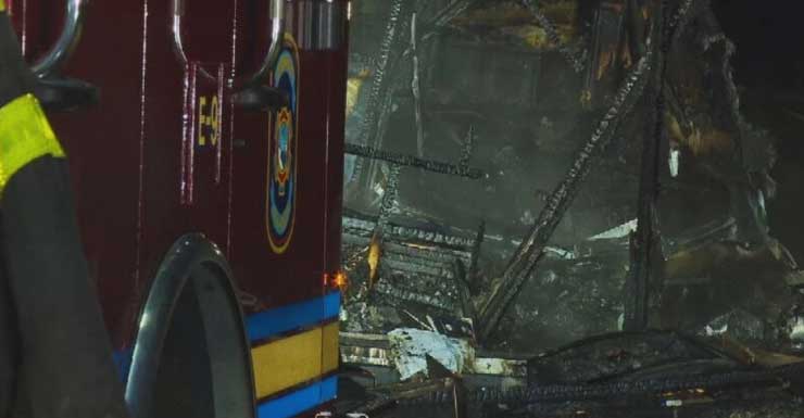 Incendio de RV en el condado de Escambia cierra un carril en dirección sur en South Century Boulevard