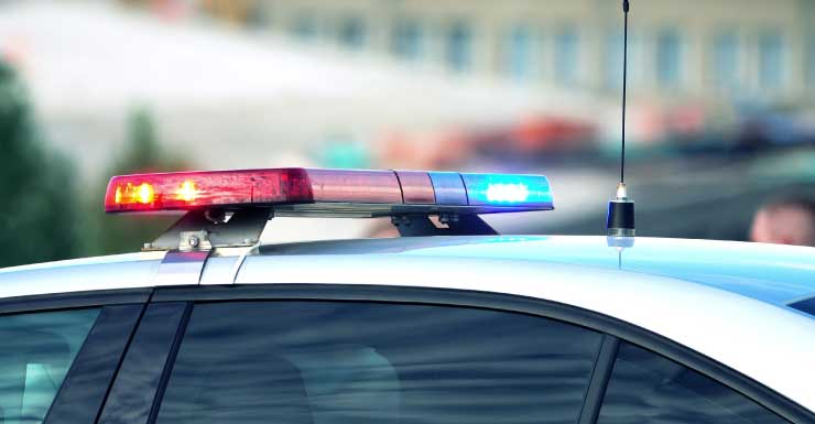 Novio presuntamente estrangula a mujer por negarse a devolverle su teléfono