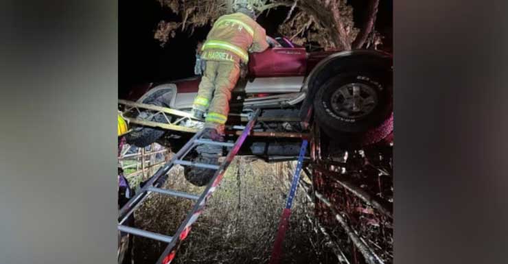 Tripulación rescata a conductor de camioneta después de que iPhone envía notificación automática de accidente en el Condado de Columbia