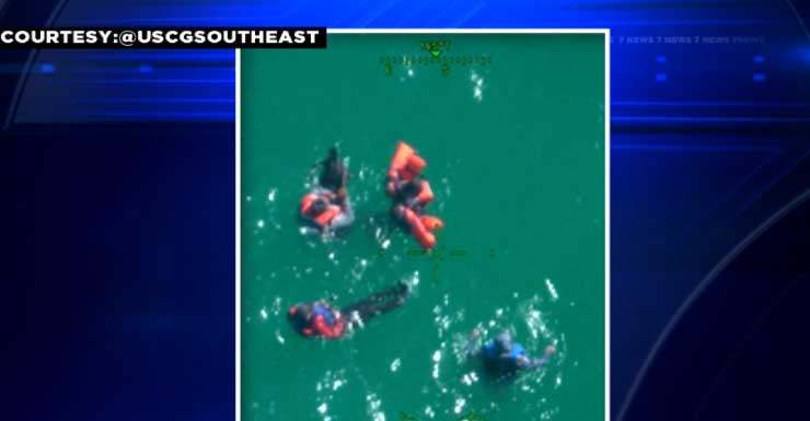 USCG rescata a 4 navegantes tras volcar su embarcación frente a Key West