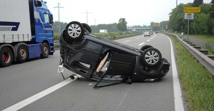 1 persona muerta y 6 hospitalizadas tras vuelco en la Turnpike cerca de Boynton Beach