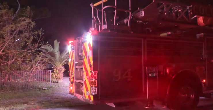 2 autos destruidos tras incendio en garaje de una vivienda cerca de Coconut Creek