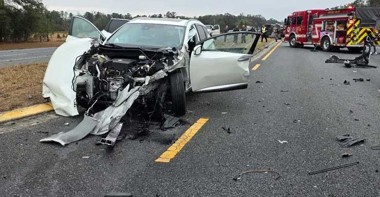 Accidente de vuelco en Brooksville sobre la US 41 deja a un agente y a un conductor hospitalizados Patrulla de Carreteras de Florida