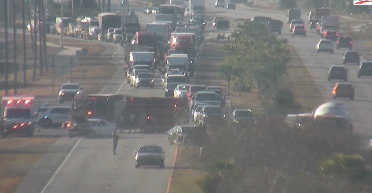 Accidente en Diplomat y North Cleveland obliga al cierre de los carriles en dirección sur