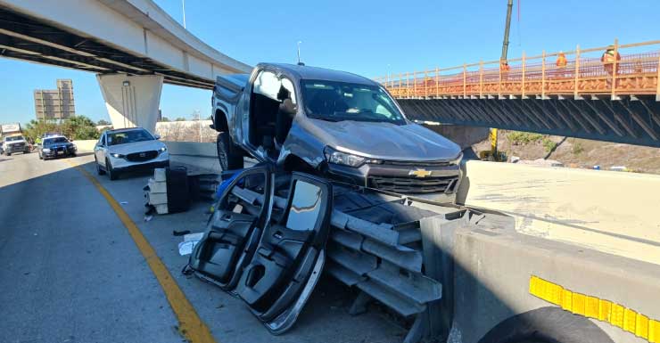 Camioneta choca contra barrera de contención en I-275 tras emergencia médica del conductor, según Florida Highway Patrol