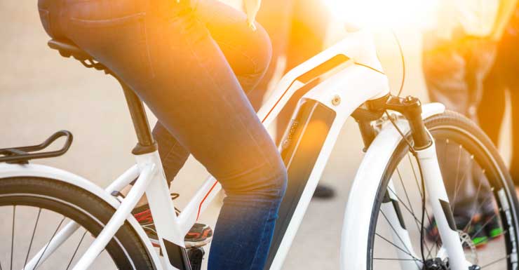 Choque en Palm Coast Parkway mata a un ciclista de e-bike, según los agentes