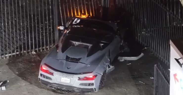 Conductor es víctima de robo de Corvette a punta de pistola en Miami, choca en Miami Gardens, según la policía