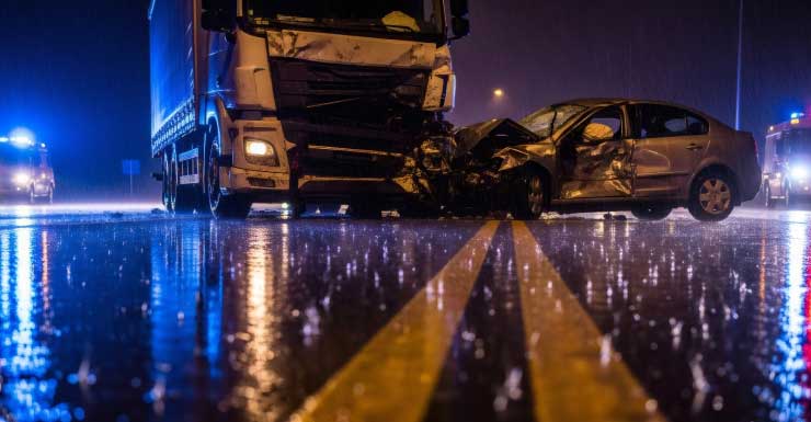 Conductor muere tras colisión frontal con camión en Eastport Road en Jacksonville