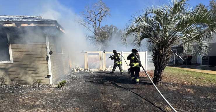 Gato muere en incendio de vivienda en Ocala; residentes ilesos