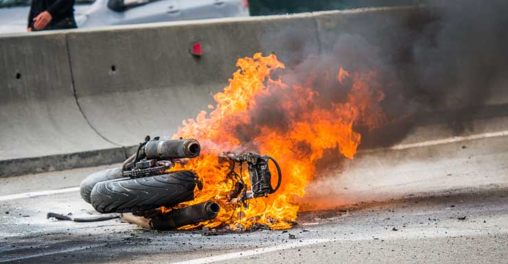 Motocicleta se incendia tras persecución a 130 mph en la I-4, según los alguaciles