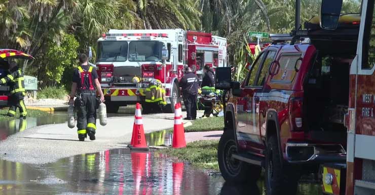 Un incendio de tres alarmas arrasa viviendas adosadas en Longboat Key