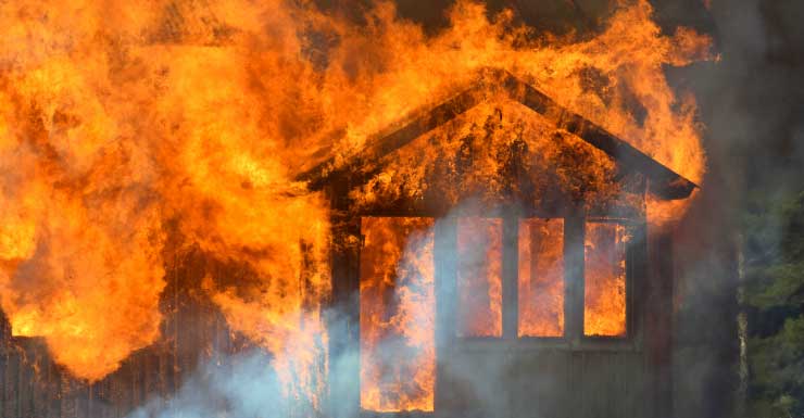 1 herido en incendio de vivienda en Rommel Street en Port Charlotte