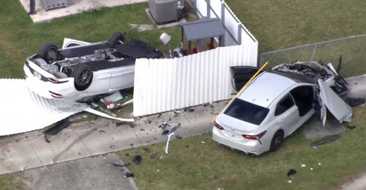 Conductor de 25 años choca contra vehículo de la oficina del sheriff tras huir de una parada de tráfico; agente es dado de alta y sospechoso sale bajo fianza