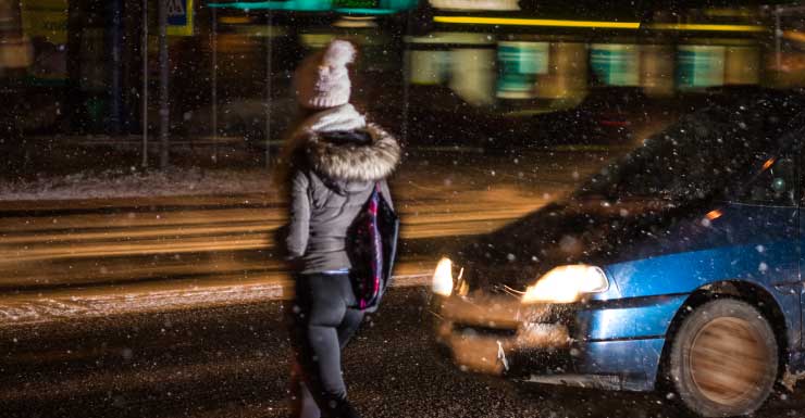 Hombre arrestado tras atropellar fatalmente a 2 estudiantes universitarios en Collins Avenue antes de huir a un Walgreens, según la policía