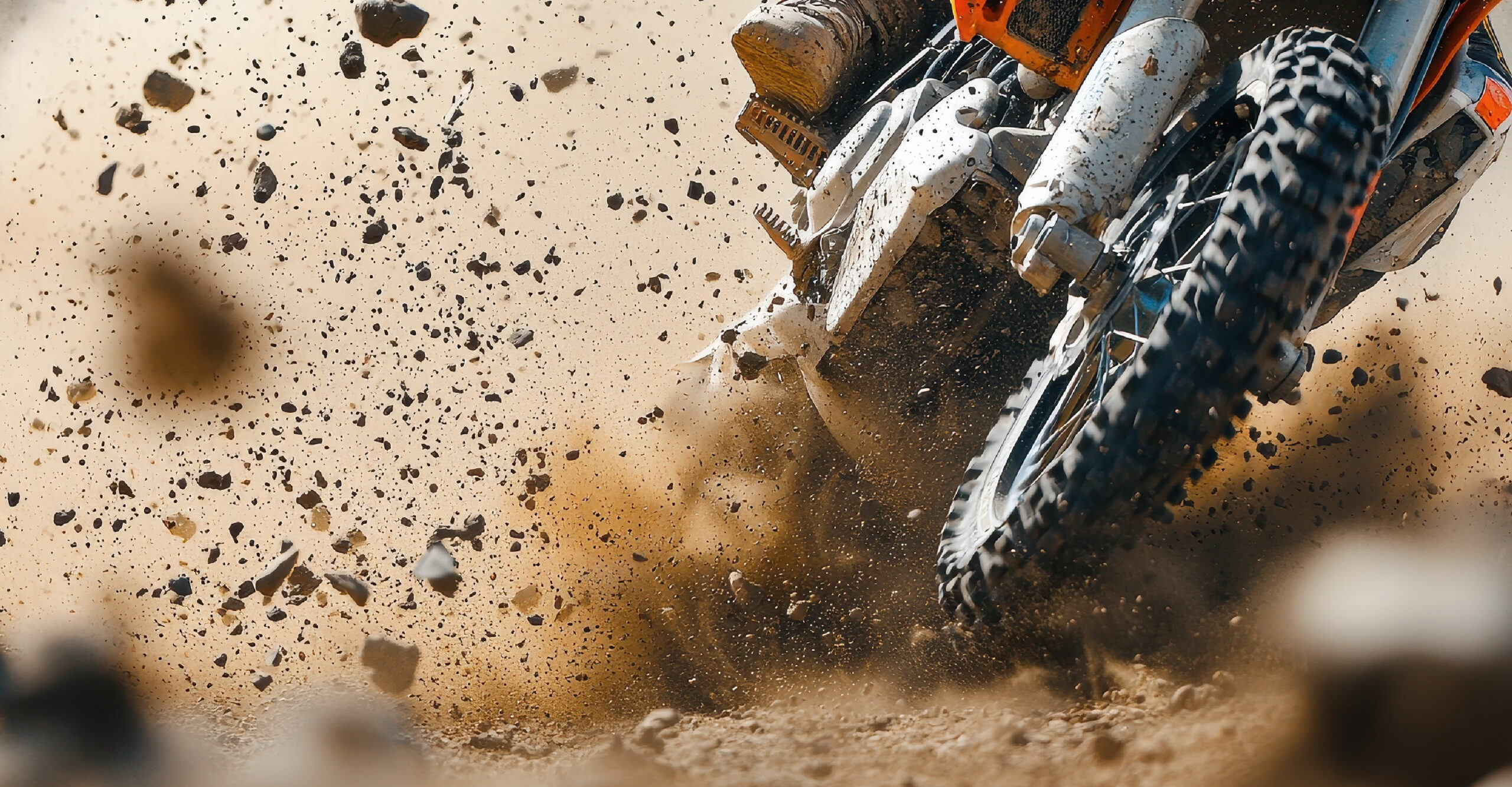 Hombre de 40 años muere tras chocar su moto todoterreno contra un SUV en el condado de Alachua FHP