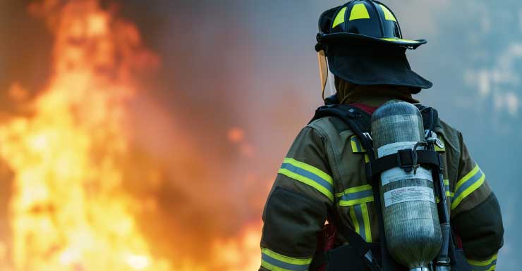 Joven de 18 años muere y otras 2 personas son hospitalizadas tras devastador incendio en una vivienda en Coquina Key