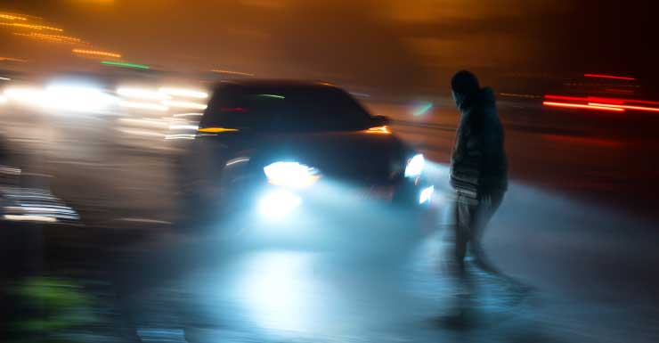 La policía de WPB busca a motociclista tras accidente haciendo “wheelie” que dejó a un peatón gravemente herido