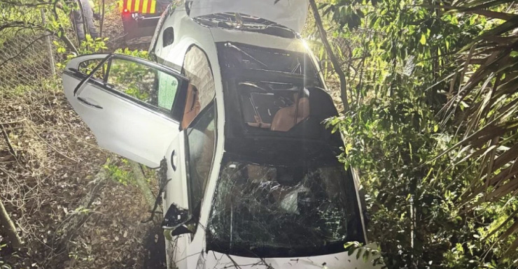 Marineros de la Marina rescatan a un hombre de un auto sumergido tras accidente en la US 98 en el condado de Escambia