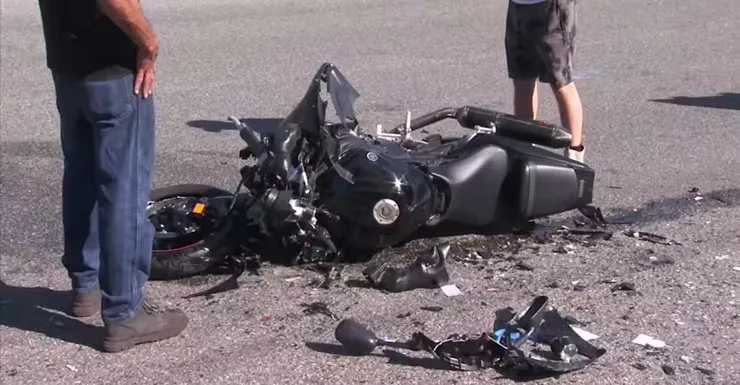 Motociclista herido en accidente que provocó congestión la mañana del viernes en Palm Valley Road
