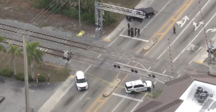 Policía cierra cruce ferroviario cerca de Dixie Highway y NE 26th St en Wilton Manors tras accidente fatal con tren