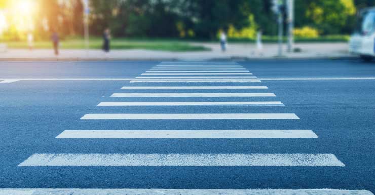 Una conductora de Amazon fue atropellada por un automóvil mientras entregaba paquetes en el oeste de Miami-Dade.