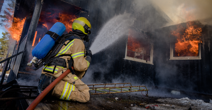 16 personas desplazadas tras incendio en un triplex en Lauderhill; no se reportan heridos