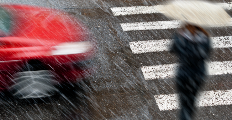 Adolescente de 17 años hospitalizado tras intentar saltar un automóvil en una acrobacia, según la policía de Gainesville